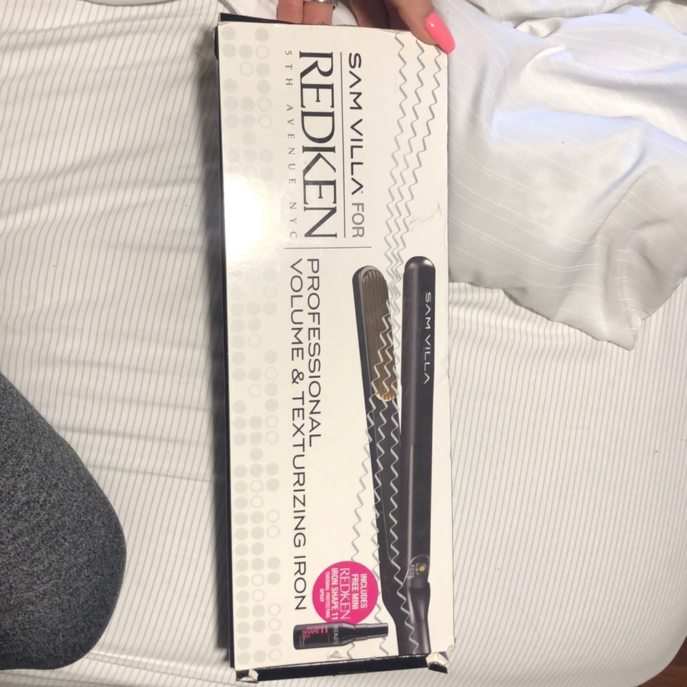 Redken Sam Villa Volume& Texture Iron